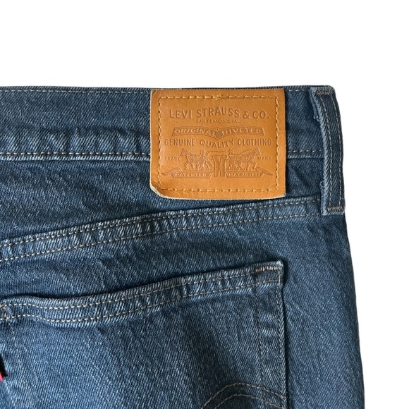 Levi's Premium Wedgie Fit Button
Fly Jean Black size 31 BIG E!!! - Picture 12 of 16